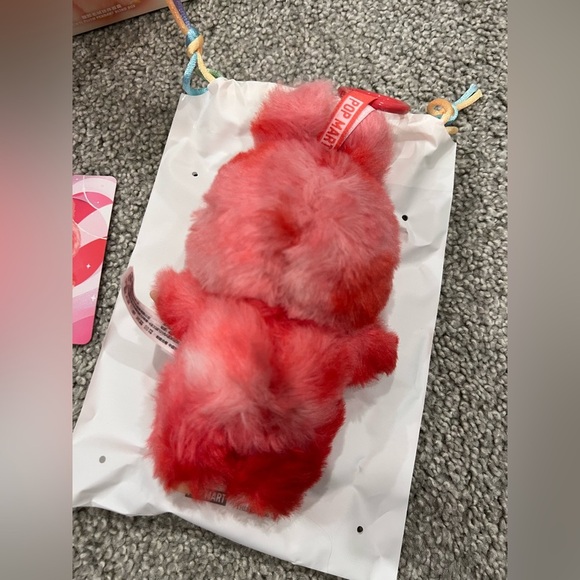 LABUBU AUTHENTIC MONSTERS BIG INTO ENERGY "LOVE" - Picture 5 of 6